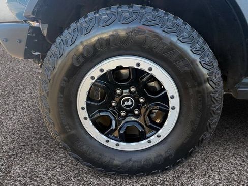 Used 2022 Ford Bronco Badlands w/ Sasquatch Package AWD/4WD image 14