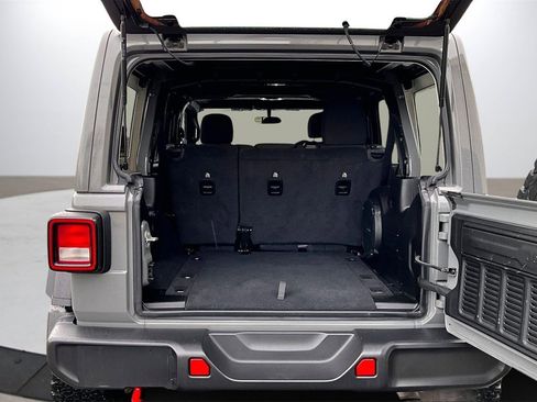 Certified 2023 Jeep Wrangler Unlimited Rubicon w/ Xtreme 35 Tire Package image 25