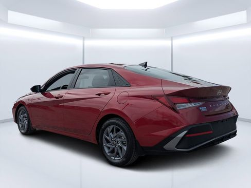 Used 2024 Hyundai Elantra SEL image 6