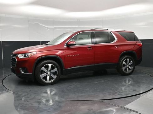 Used 2018 Chevrolet Traverse LT w/ LPO, Floor Liner Package AWD/4WD image 9
