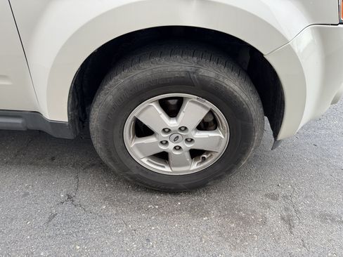 Used 2012 Ford Escape XLT AWD/4WD image 9
