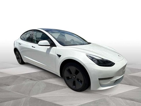 Used 2023 Tesla Model 3 Standard Range RWD image 2