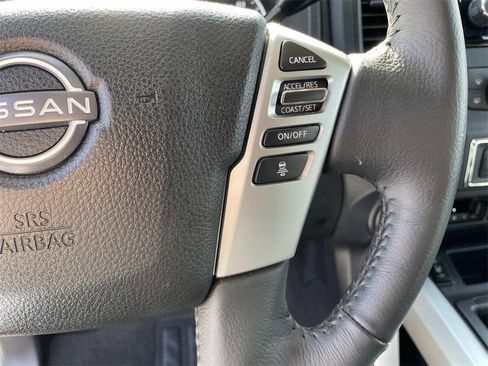 Used 2024 Nissan Titan SV w/ SV Convenience Package image 21