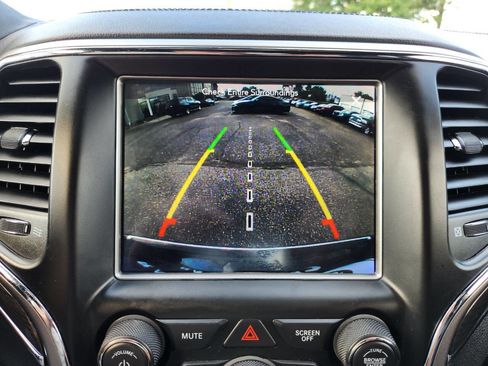 Used 2018 Jeep Grand Cherokee Overland image 27