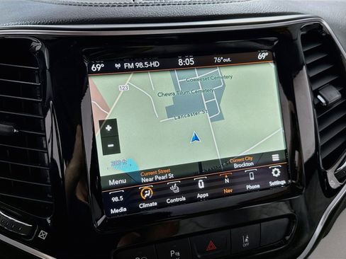 Used 2020 Jeep Cherokee Limited w/ Technology Group AWD/4WD image 5