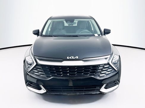 Used 2025 Kia Sportage LX FWD image 2