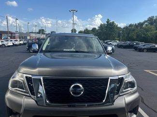 Used 2020 Nissan Armada Platinum w/ Captain's Chairs Package AWD/4WD video 1