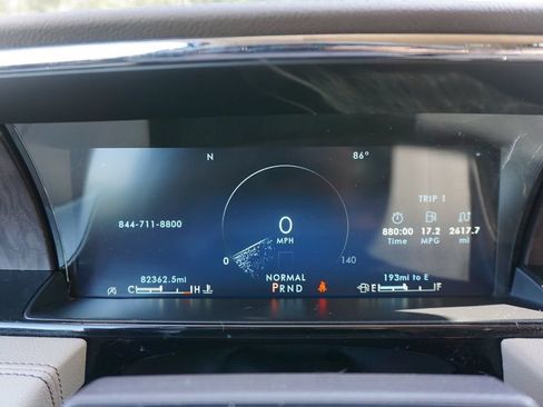 Used 2022 Lincoln Navigator Reserve AWD/4WD image 7