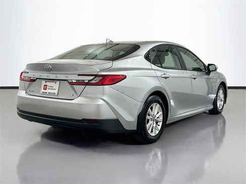 Used 2026 Toyota Camry LE w/ Convenience Package image 4