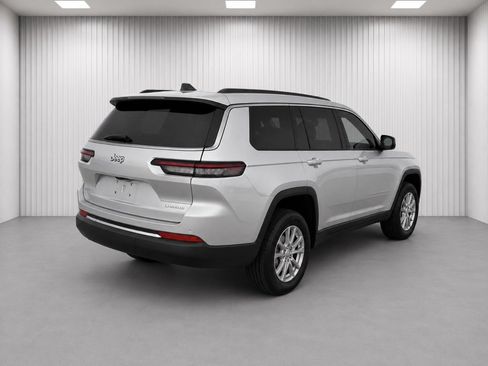 Used 2025 Jeep Grand Cherokee L Laredo AWD/4WD image 3