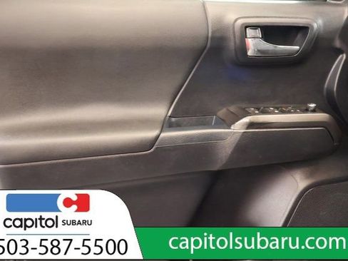 Used 2018 Toyota Tacoma TRD Sport w/ Technology Package AWD/4WD image 10