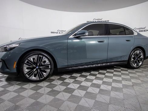 Used 2026 BMW 540i xDrive AWD/4WD image 9