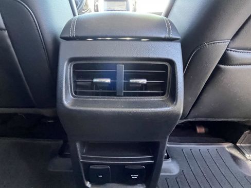 Used 2020 Ford Edge Titanium image 13