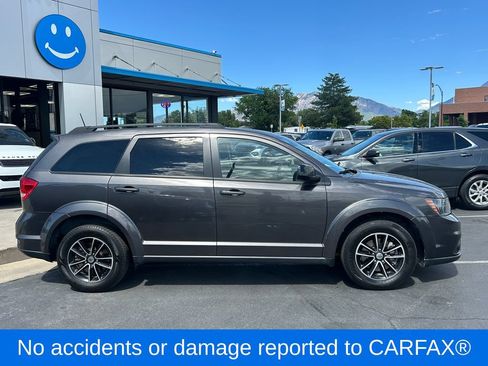Used 2018 Dodge Journey SXT w/ Connectivity Group FWD image 2