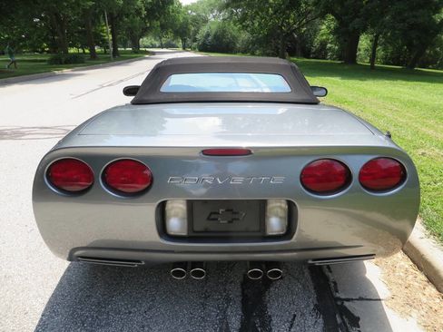 Used 2004 Chevrolet Corvette Convertible w/ Preferred Equipment Group image 15
