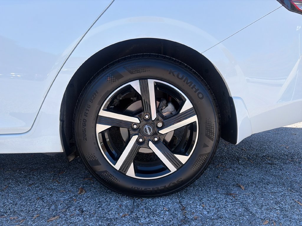 Certified 2024 Nissan Sentra SV FWD image 28