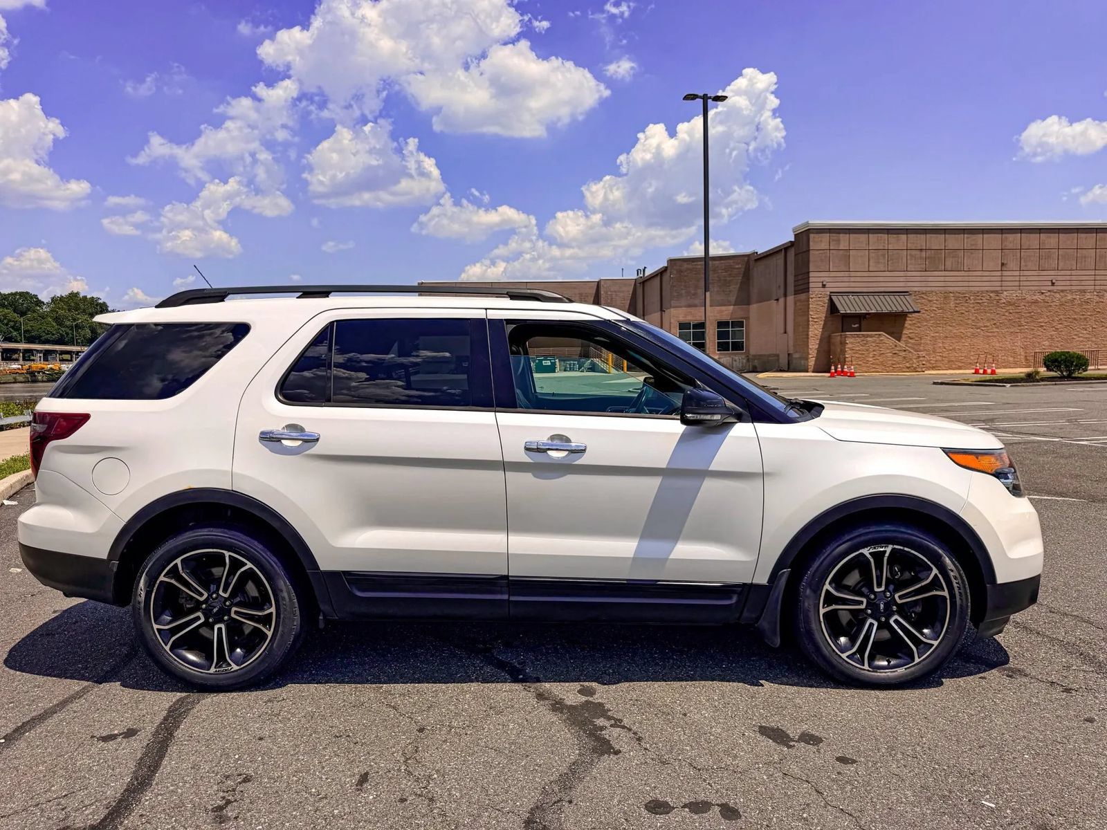Used 2014 Ford Explorer Sport AWD/4WD image 8