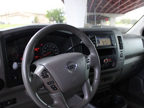 Used 2017 Nissan NV 3500 SL RWD image 9