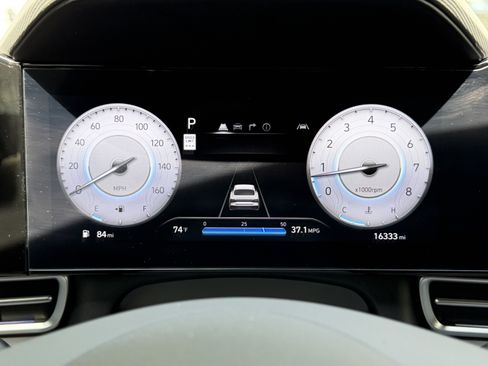 Used 2025 Hyundai Elantra SEL FWD image 13