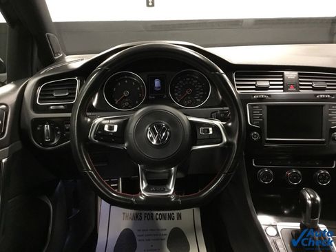 Used 2017 Volkswagen GTI SE image 38