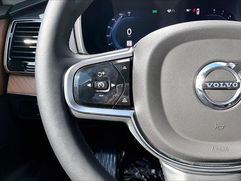 Used 2025 Volvo XC90 B6 Plus w/ Protection Package Premier AWD/4WD image 17