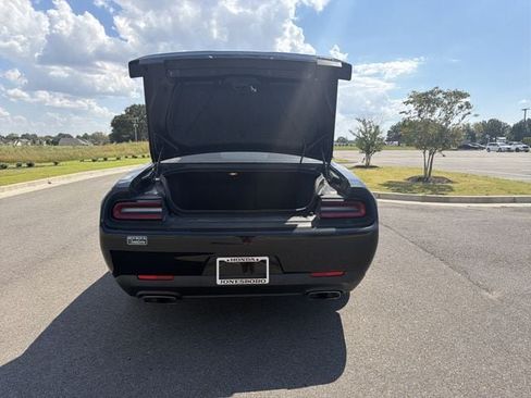 Used 2022 Dodge Challenger R/T RWD image 18