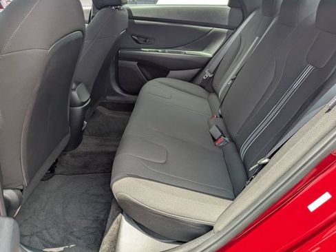 Used 2025 Hyundai Elantra Sport image 28