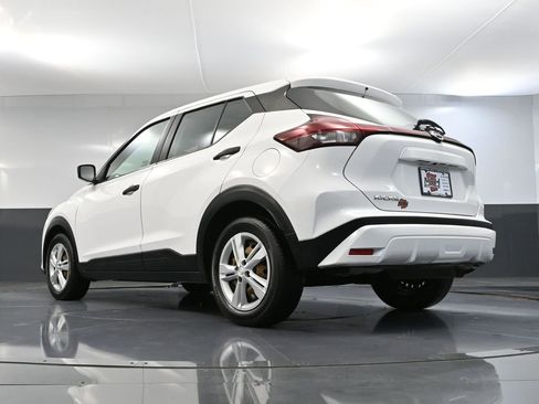Used 2021 Nissan Kicks S image 48