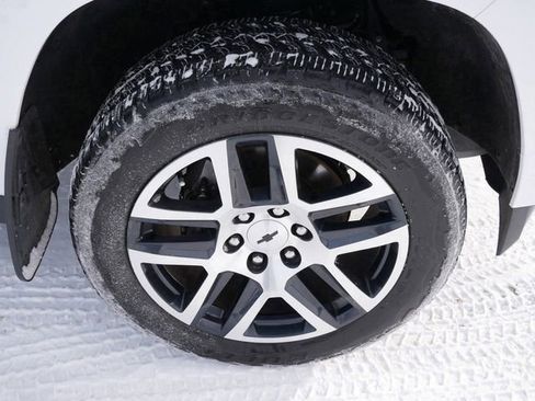 Used 2024 Chevrolet Colorado Z71 w/ Z71 Convenience Package 2 image 7