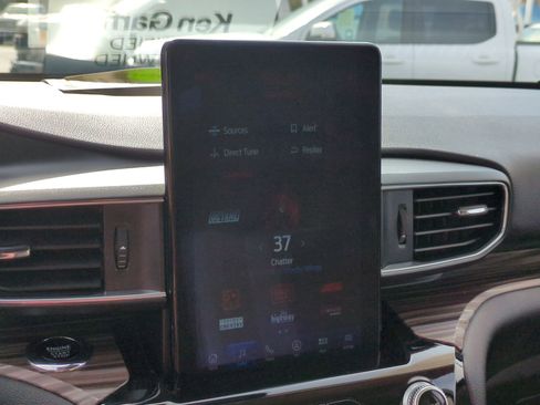 Used 2022 Ford Explorer Limited w/ Limited Technology Package image 22