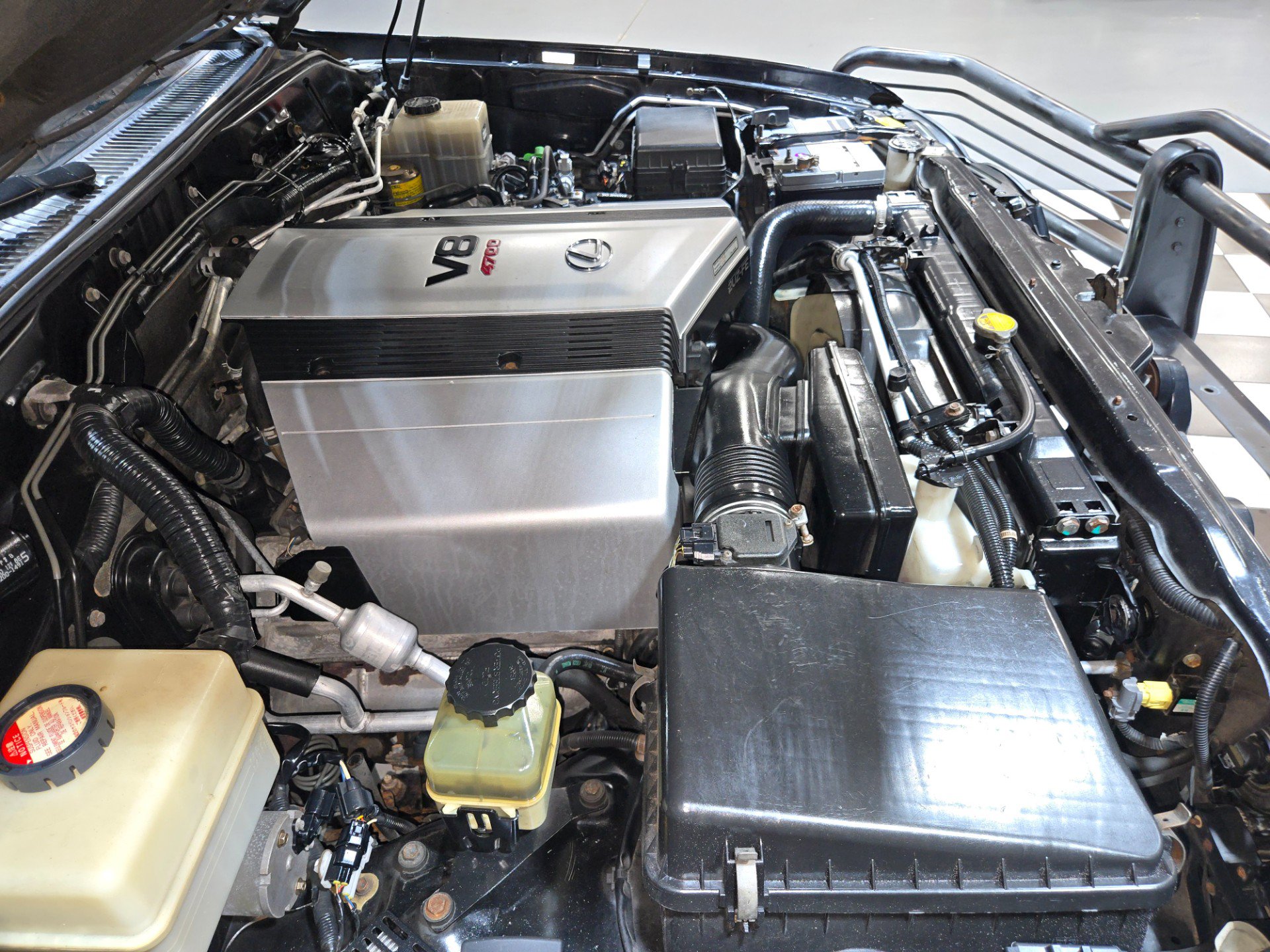 Used 2004 Lexus LX 470 4WD image 76