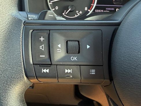 Used 2024 Nissan Rogue SV FWD image 13