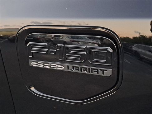 Used 2023 Ford F150 Lightning Lariat image 8