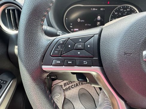 Used 2018 Nissan Kicks SR FWD image 19