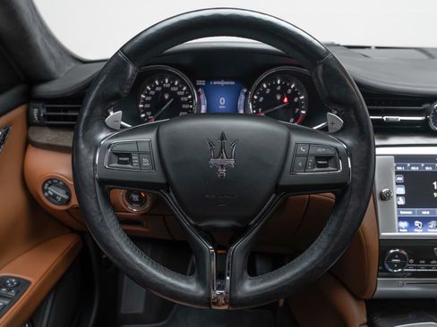 Used 2014 Maserati Quattroporte GTS RWD image 21