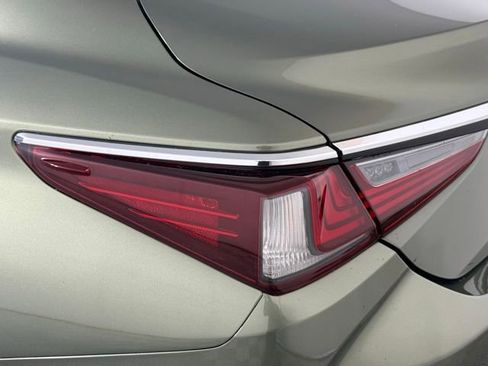 Used 2019 Lexus ES 350 w/ Premium Package FWD image 13