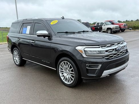 Used 2023 Ford Expedition Platinum AWD/4WD image 2