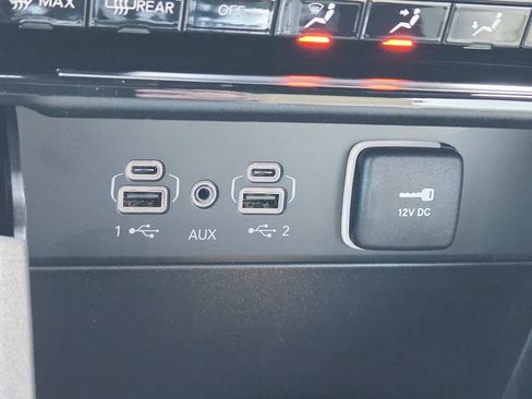 Used 2025 Jeep Grand Cherokee Limited image 30