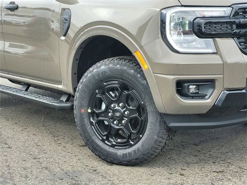 New 2025 Ford Ranger Lariat w/ FX4 Off-Road Package image 2