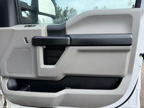 Used 2017 Ford F250 XL w/ Power Equipment Group image 28