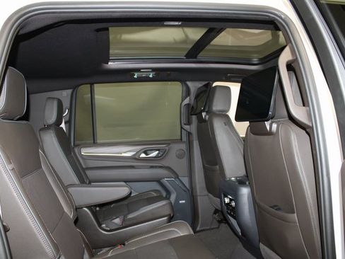 Used 2024 GMC Yukon XL Denali w/ Denali Reserve Package image 13