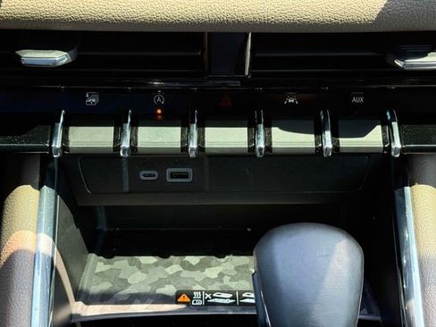 Certified 2024 GMC Canyon Denali AWD/4WD image 7