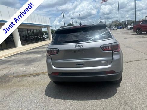 Used 2020 Jeep Compass Latitude FWD image 5