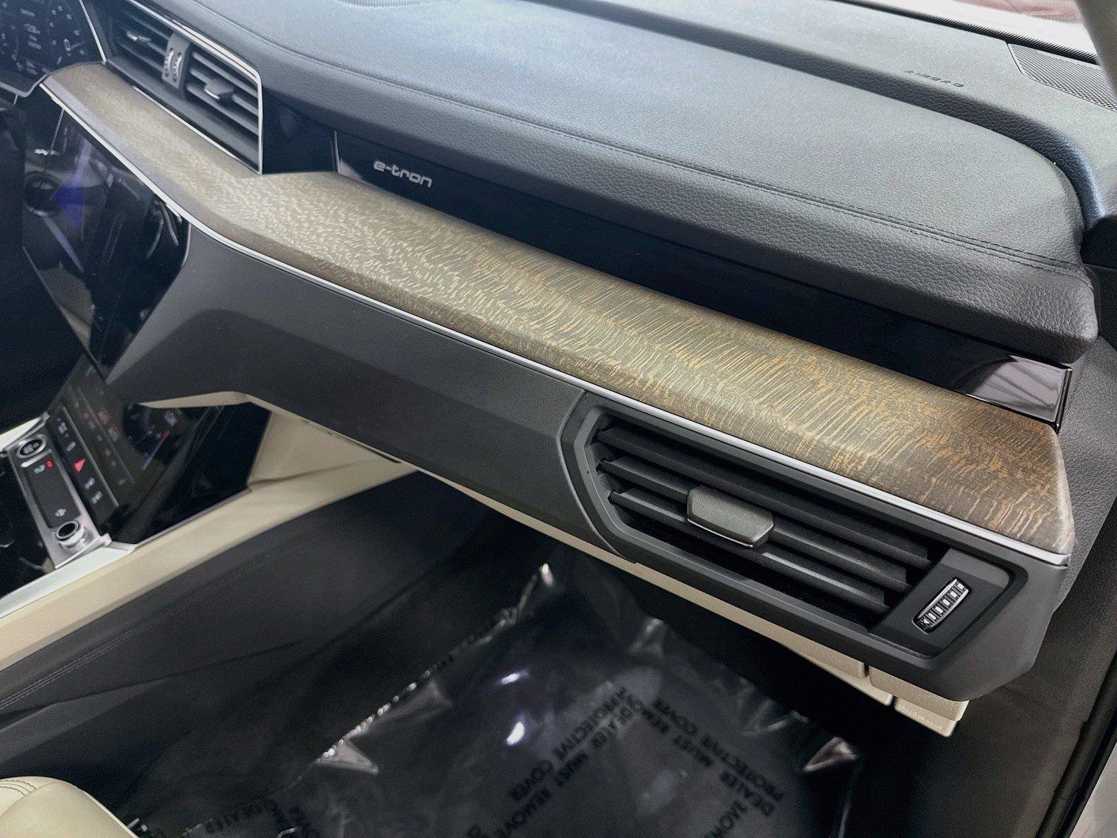 Certified 2024 Audi Q8 e-tron Premium Plus AWD/4WD image 30