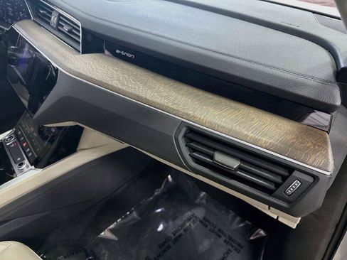 Certified 2024 Audi Q8 e-tron Premium Plus AWD/4WD image 30