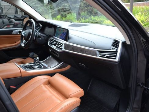 Used 2020 BMW X7 xDrive40i w/ Premium Package AWD/4WD image 32