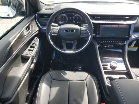 New 2026 Jeep Grand Cherokee Limited AWD/4WD image 18