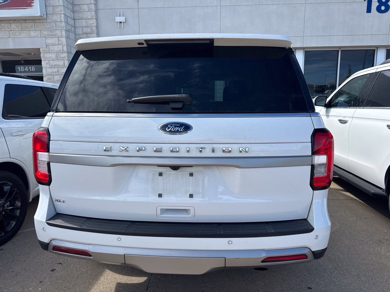 Used 2024 Ford Expedition XLT RWD image 5