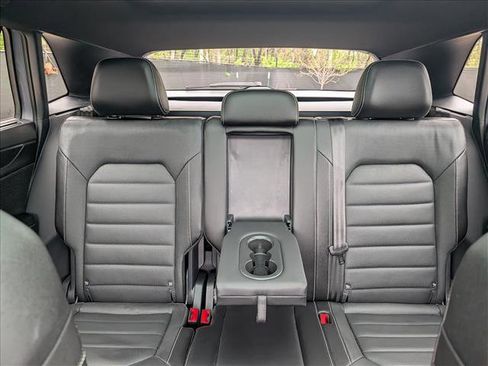 Used 2024 Volkswagen Atlas Cross Sport SEL R-Line image 18