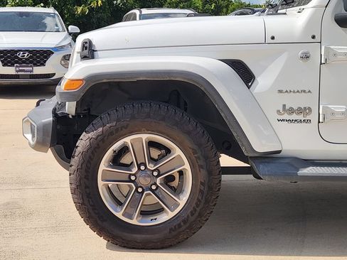 Used 2020 Jeep Wrangler Unlimited Sahara AWD/4WD image 10